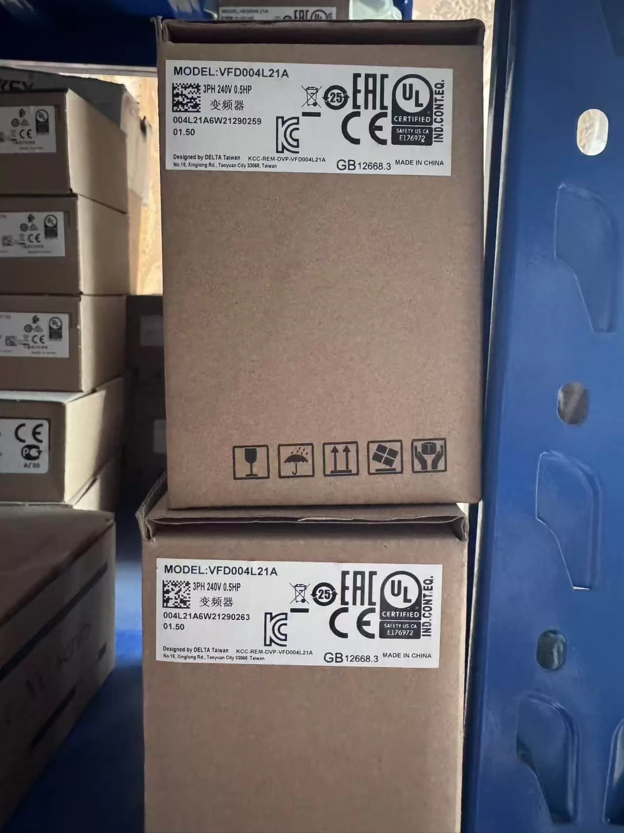 100% visiškai naujas originalus ir originalus Delta VFD004EL21A Dažnio keitikliai Pavaros servo variklis