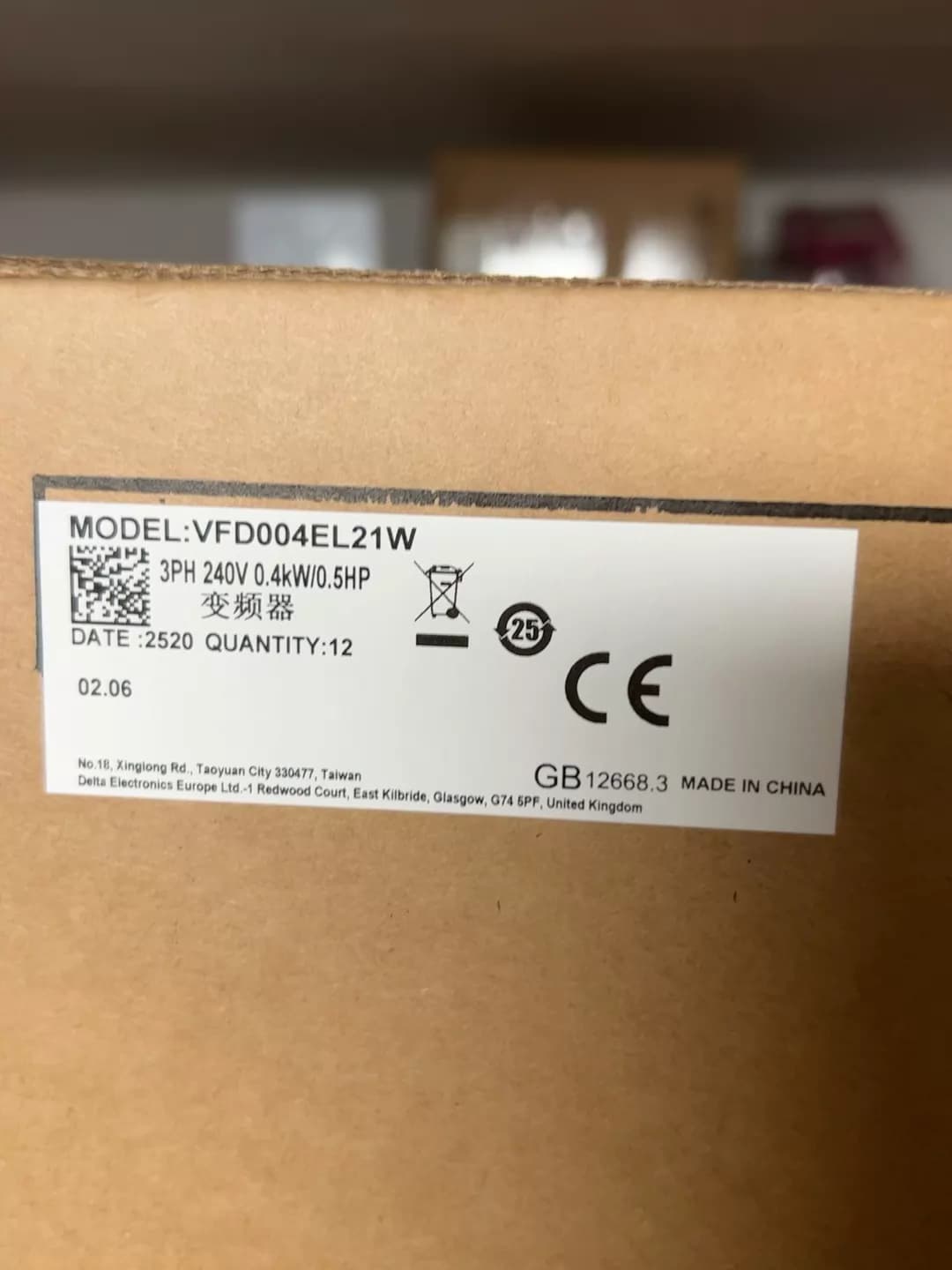 100% visiškai naujas originalus ir originalus Delta VFD004EL21W Dažnio keitikliai Pavaros servo variklis