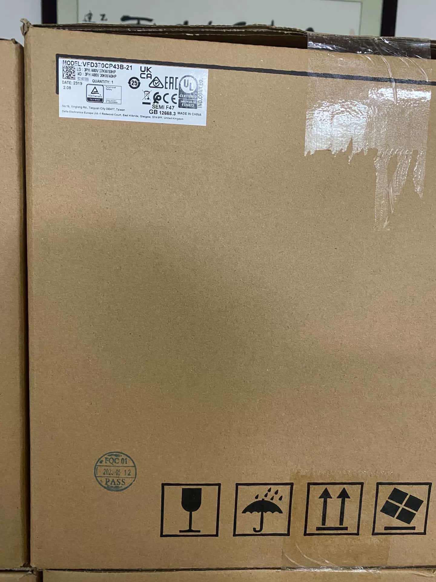 100% visiškai naujas, originalus ir originalus Delta VFD370CP43B-21 380V37KW Dažnio keitikliai Pavaros servo variklis