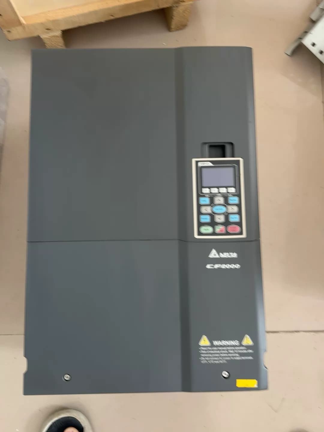 100% visiškai naujas originalus ir originalus Delta VFD750CP43B-21 380V75KW Dažnio keitikliai Pavaros servo variklis