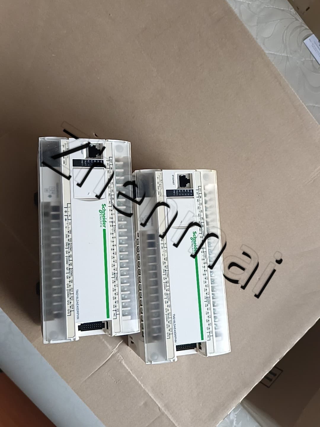 100% visiškai naujas, originalus ir originalus Schneider TM218LDA40DRPHN Dažnio keitikliai, grandinės pertraukikliai, kontaktoriai, apsauginiai įtaisai