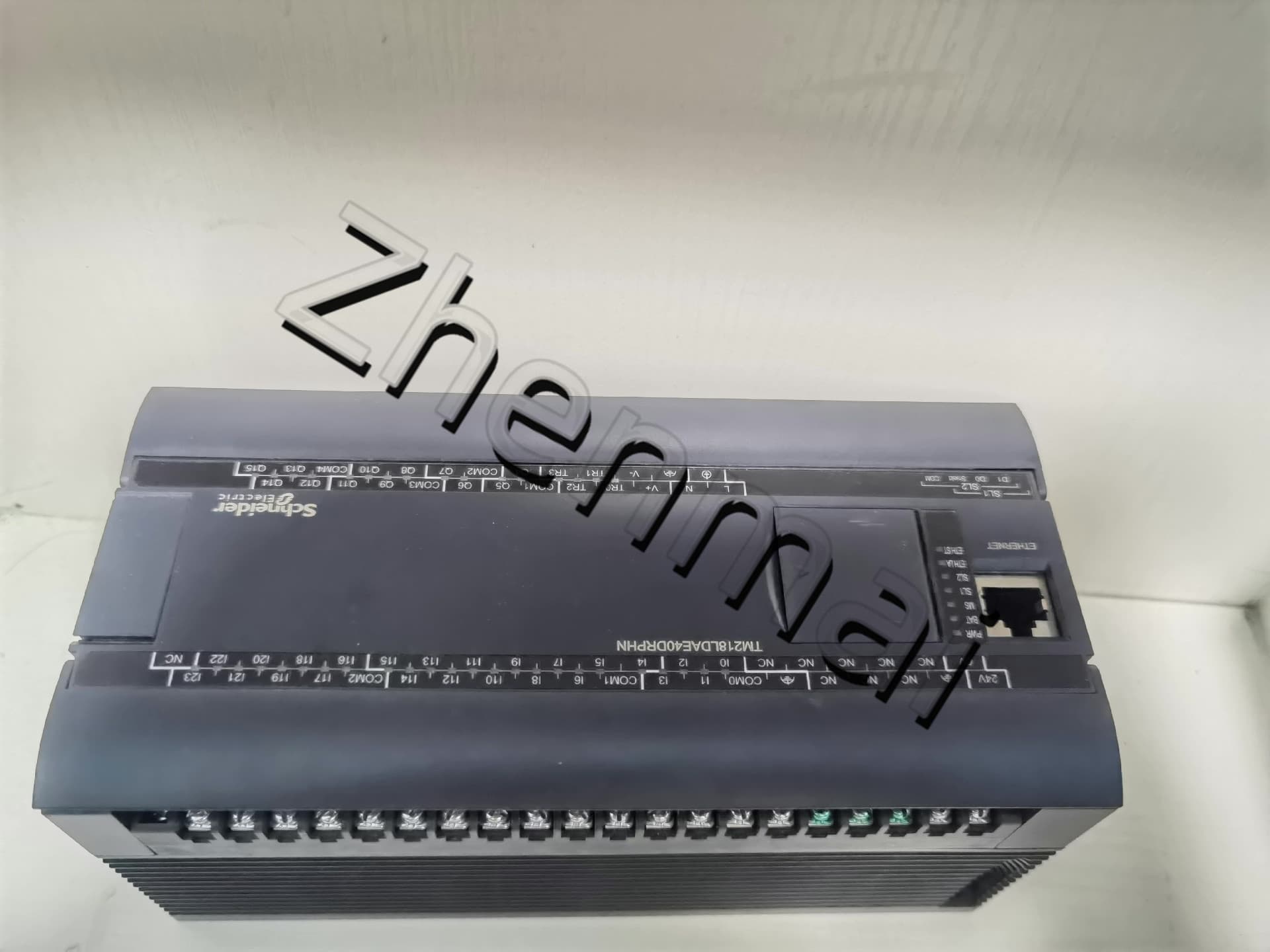 100% visiškai naujas, originalus ir originalus Schneider TM218LDAE40DRPHN Dažnio keitikliai, grandinės pertraukikliai, kontaktoriai, apsauginiai įtaisai
