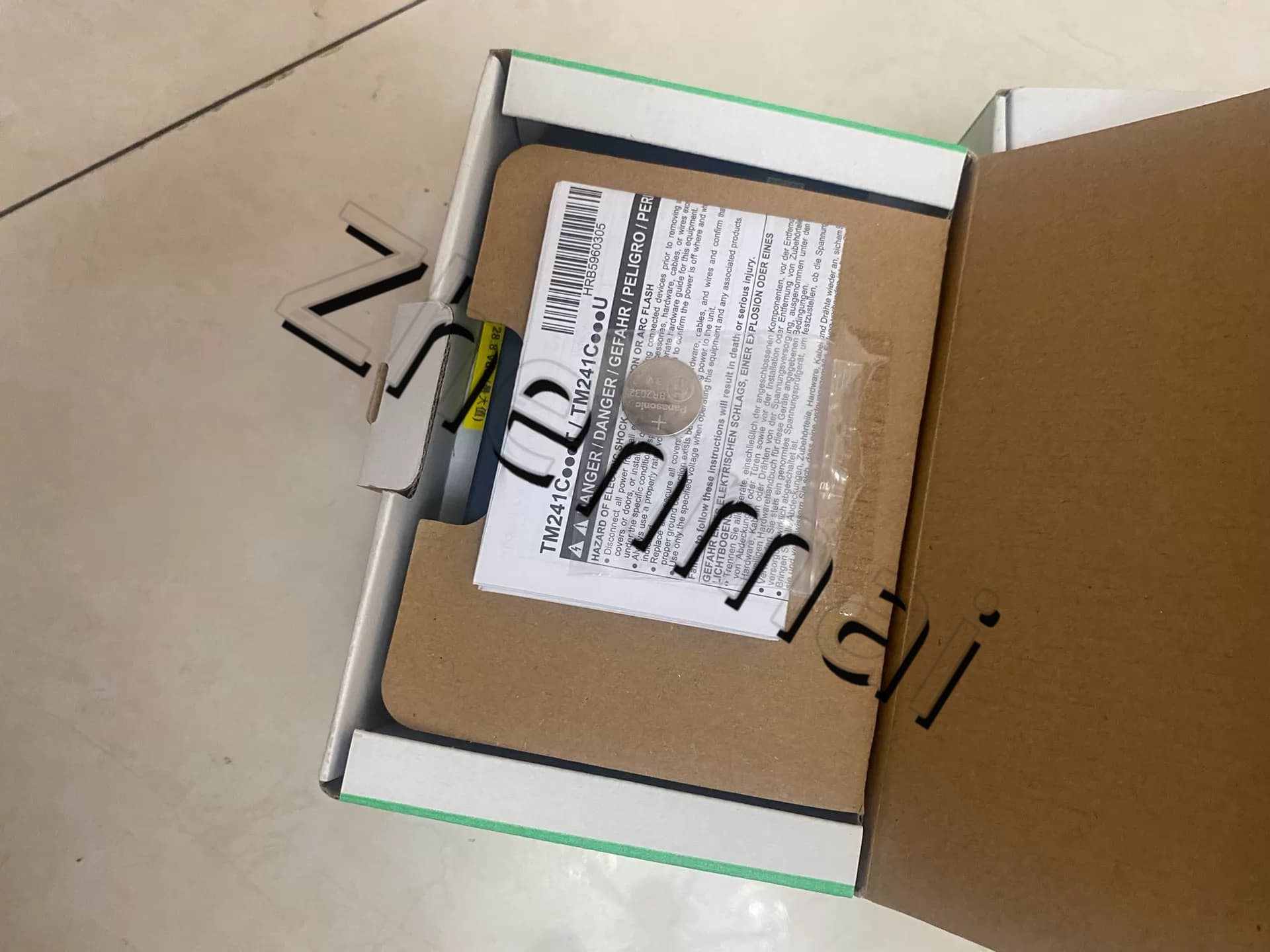 100% visiškai naujas, originalus ir originalus Schneider TM241C24R Dažnio keitikliai, grandinės pertraukikliai, kontaktoriai, apsauginiai įtaisai