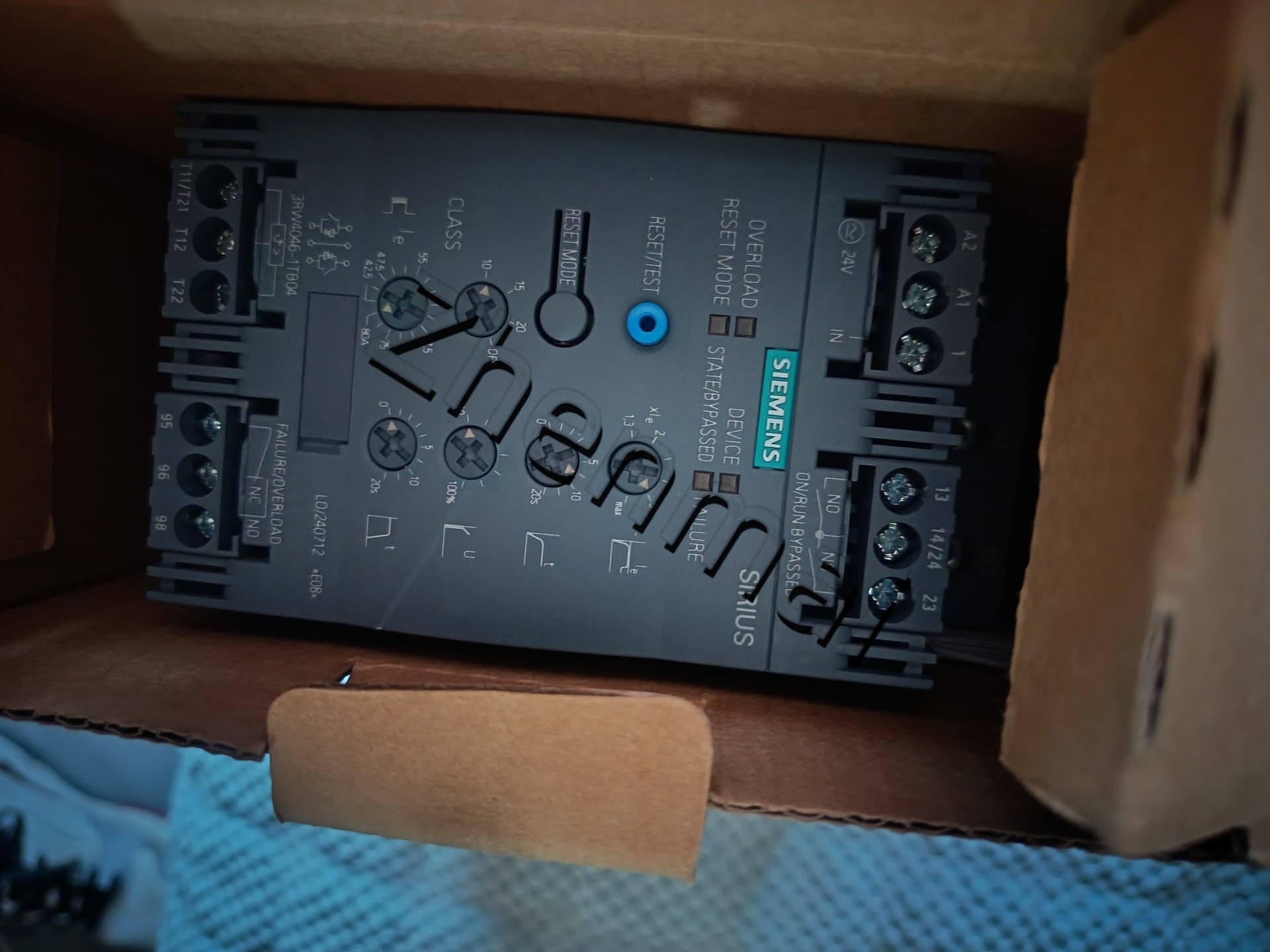 Visiškai naujas, originalus, gamyklinis Siemens 3RW4046-1TB04 minkštas starteris SIRIUS SOFT STARTER