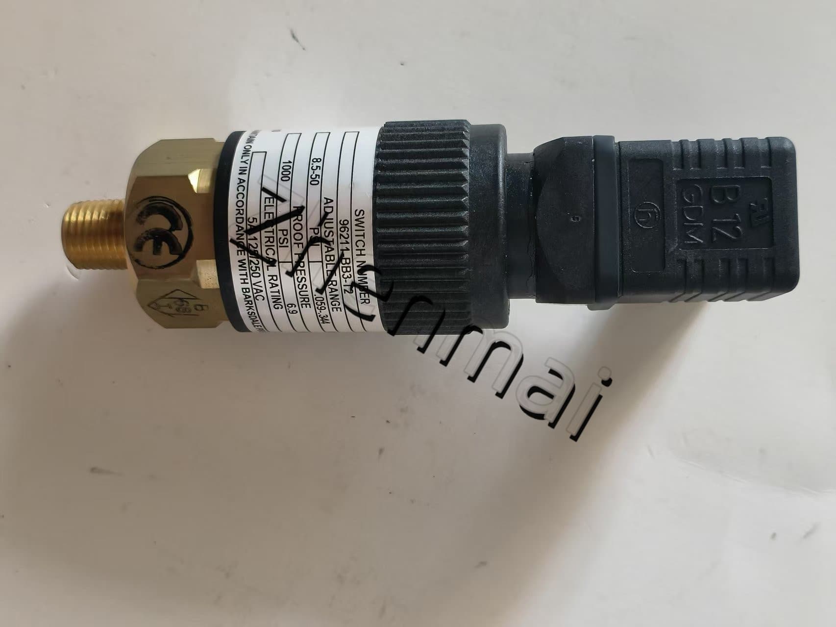 Visiškai naujas originalus Barksdale 96211-BB3-T2 slėgio jutiklis Lygio jungiklis Srauto jungiklis Slėgio jungiklis Greitas pristatymas