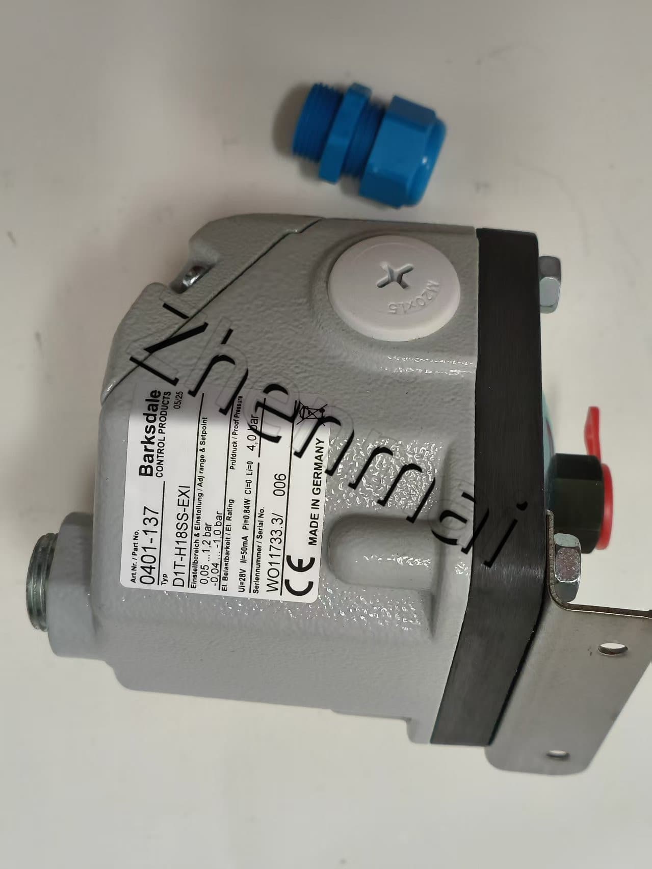Visiškai naujas originalus Barksdale D1T-H18SS-EXI 0401-137 slėgio jutiklis Lygio jungiklis Srauto jungiklis Slėgio jungiklis Greitas pristatymas