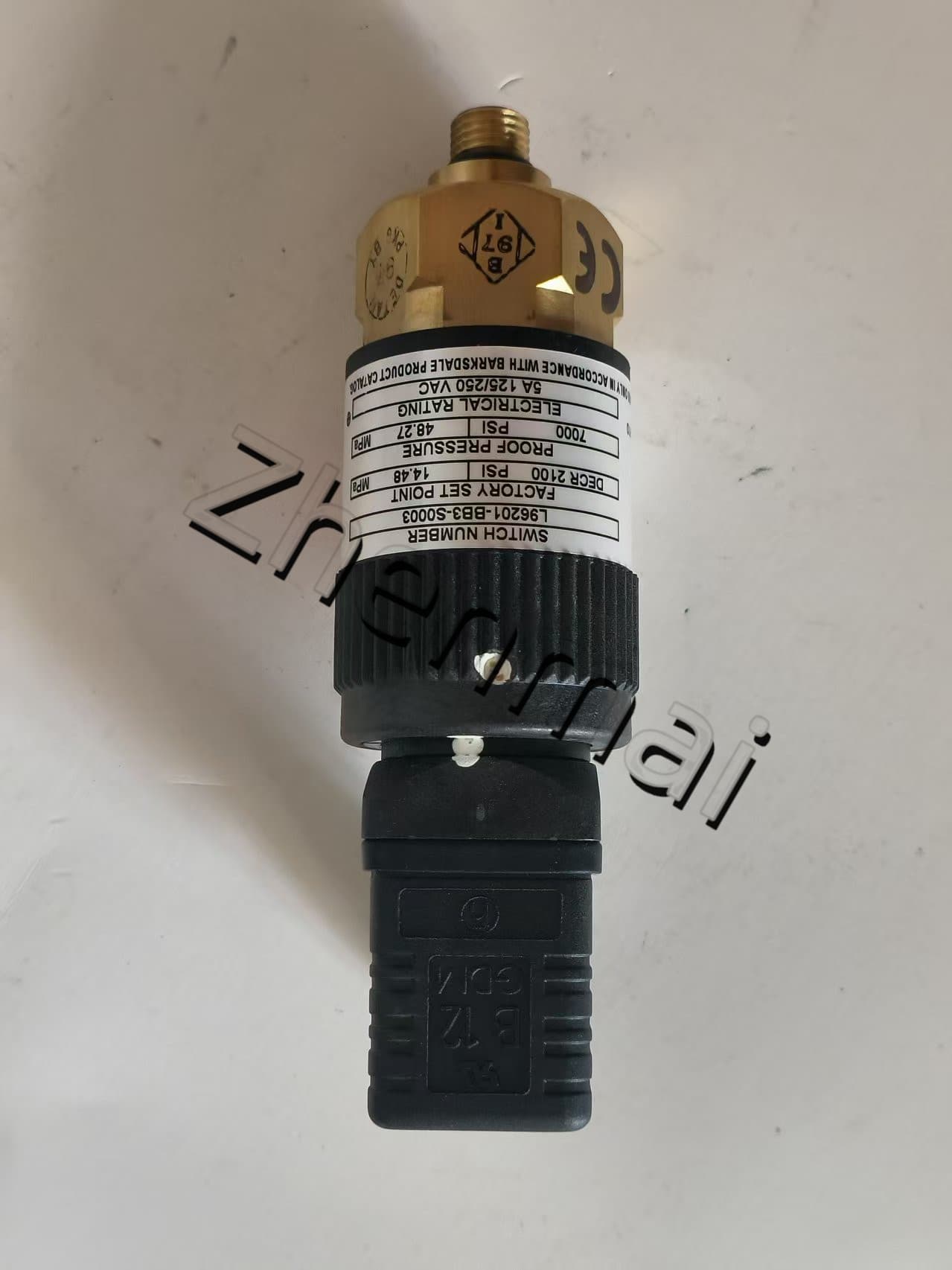 Visiškai naujas originalus Barksdale L96201-BB3-S0003 slėgio jutiklis Lygio jungiklis Srauto jungiklis Slėgio jungiklis Greitas pristatymas