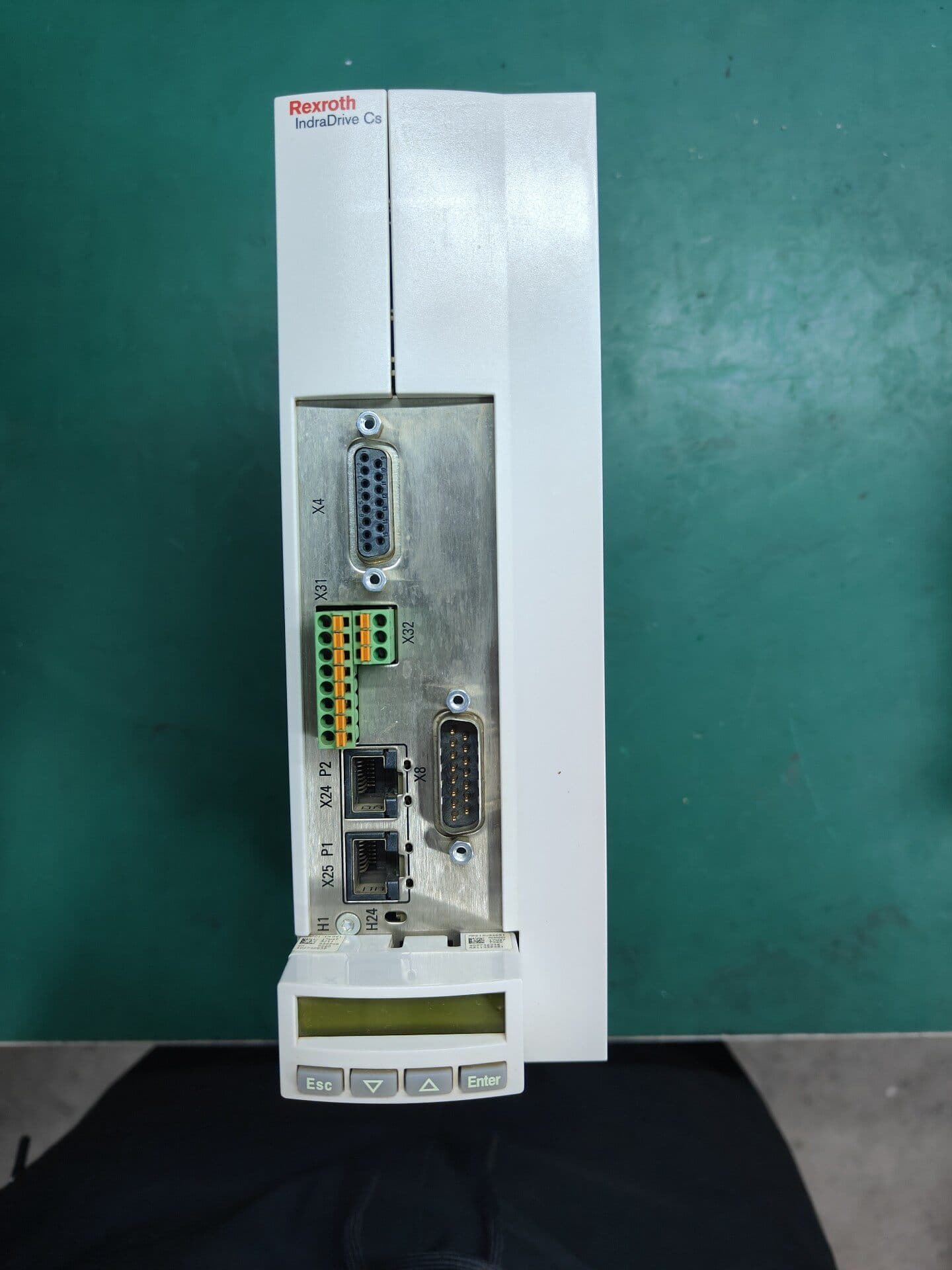 Visiškai naujas originalus Bosch Rexroth Servo pavaros PLC Mobule PLC valdiklis HCS01.1E-W0018-A-03-B-ET-EC-EC-NN-NN-FW Servo variklis Greitas pristatymas