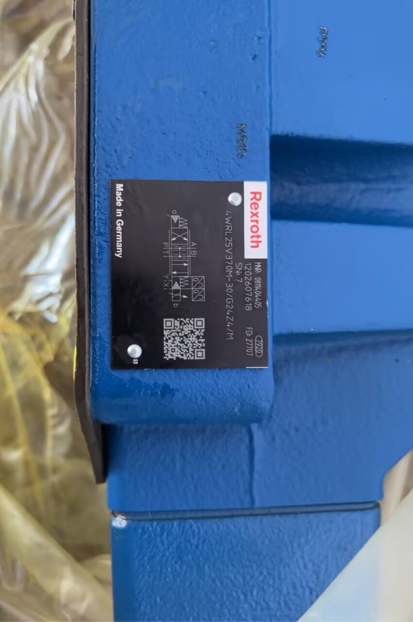 Visiškai naujas originalus Bosch Rexroth servo pavara Slėgio mažinimo vožtuvas 4WRAE10W1-30-2XG24K31F1VServo variklis Greitas pristatymas