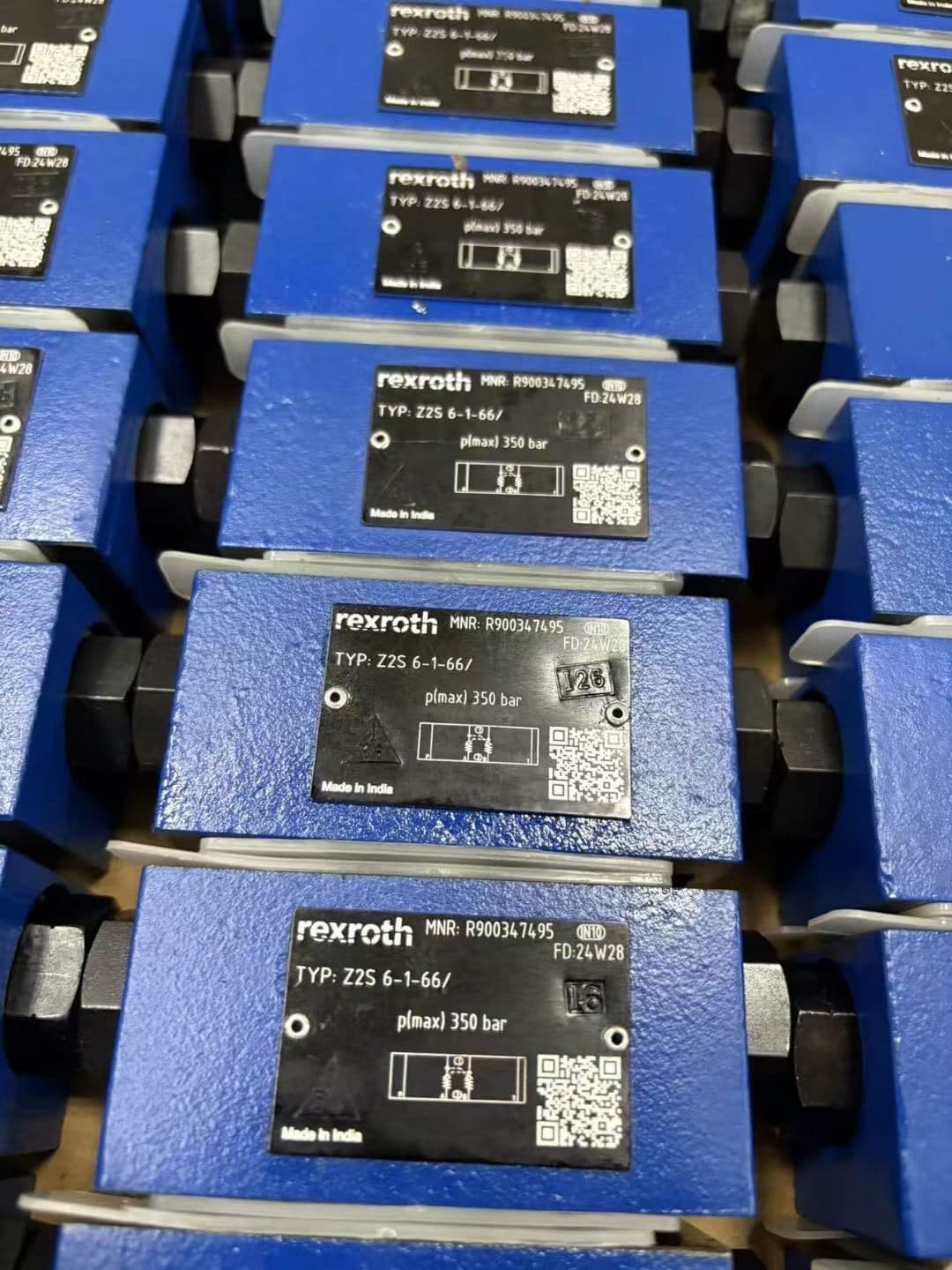 Visiškai naujas originalus Bosch Rexroth servo pavara Proporcinis vožtuvas 4WRA6W30-2X / G24K4 / V servo variklis Greitas pristatymas