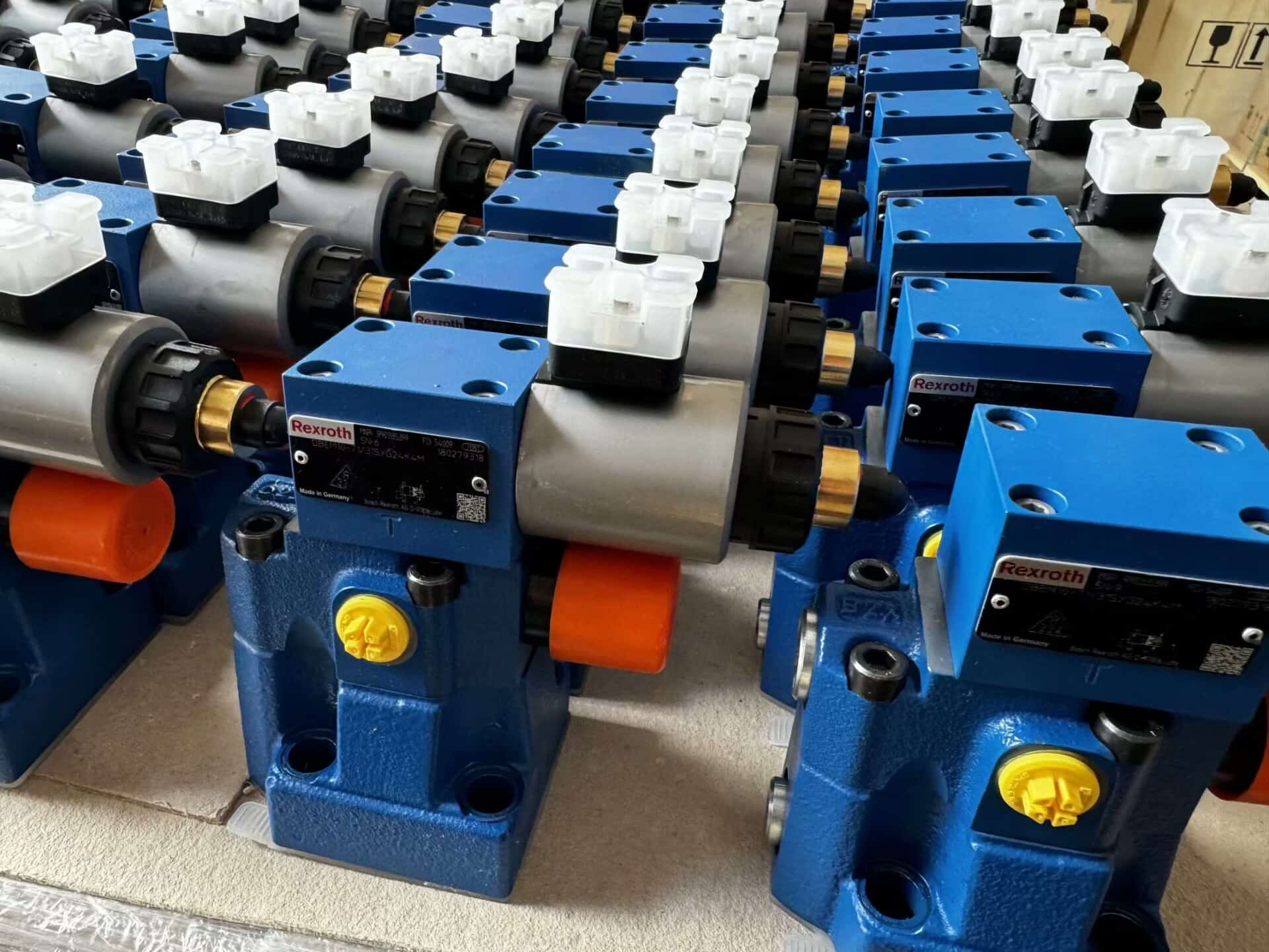 Visiškai naujas originalus Bosch Rexroth servo pavara Proporcinis vožtuvas M-3SEW6U3X/630MG24N9K4 servo variklis Greitas pristatymas