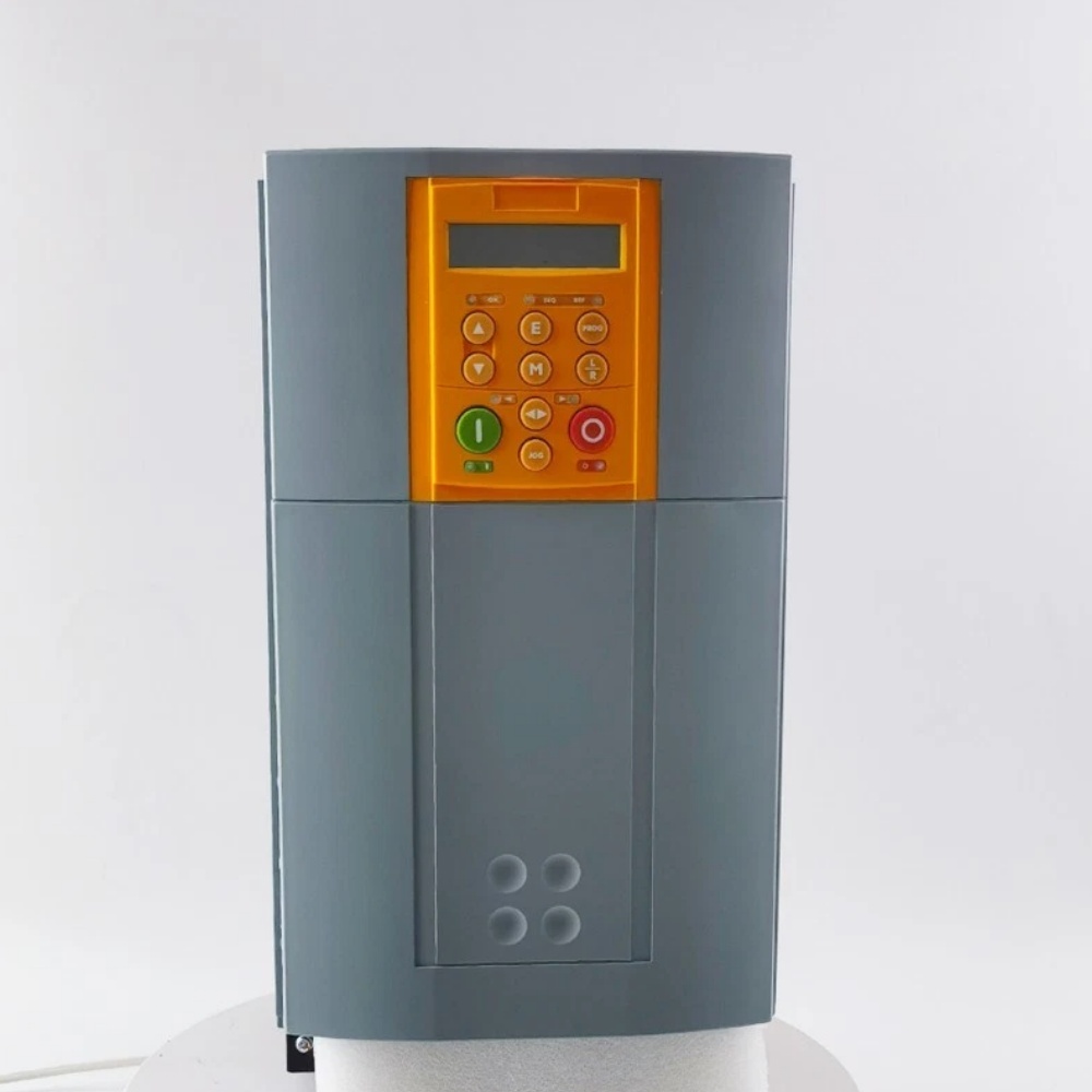 Visiškai naujas originalus Parker 590P-23311020-P00-U4V0 Servo pavaros kintamo dažnio pavaros servo variklių valdikliai Greitas pristatymas