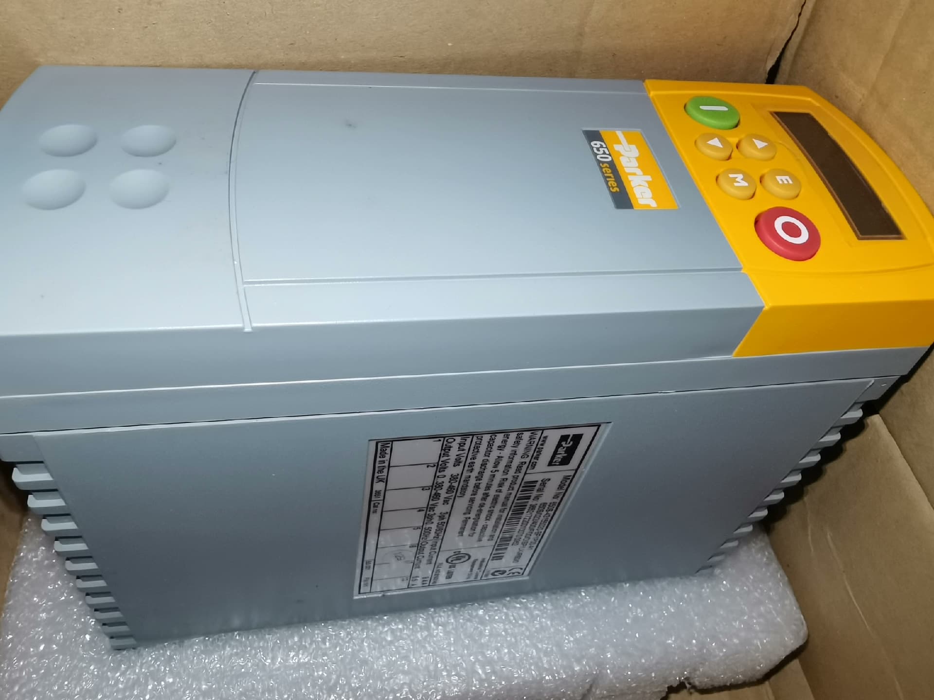 Visiškai naujas originalus Parker 650S/022/400/F/00/DISP/UK/RS0/0 Servo pavaros kintamo dažnio pavaros servo variklių valdikliai Greitas pristatymas