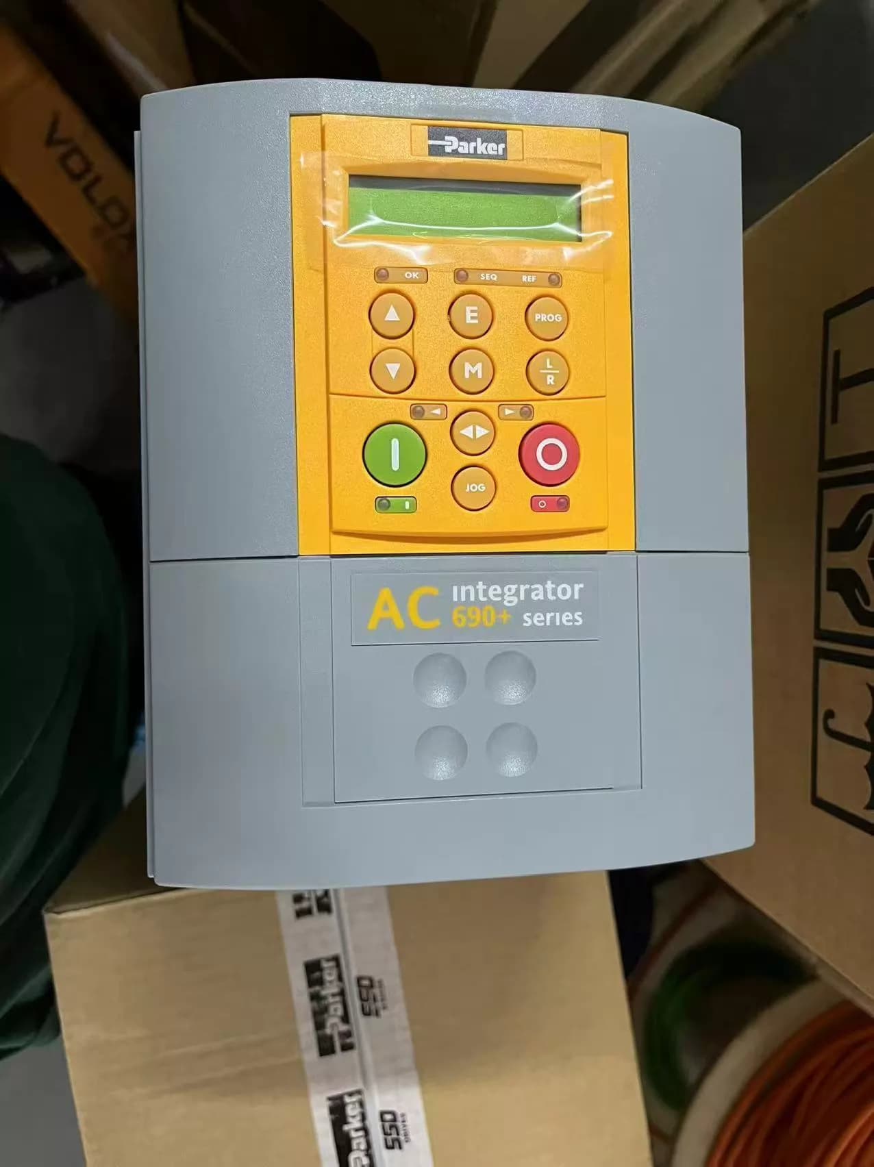 Visiškai naujas originalus Parker 690-431550B0-B00P00-A400 Servo pavaros kintamo dažnio pavaros servo variklių valdikliai Greitas pristatymas