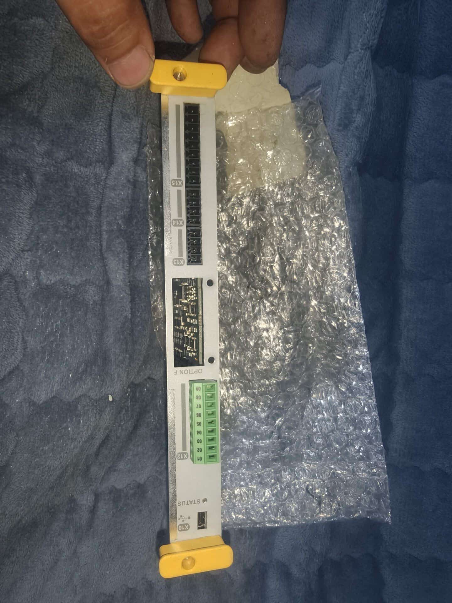 Visiškai naujas originalus Parker AH469910U001 Servo pavaros kintamo dažnio pavaros servo variklių valdikliai Greitas pristatymas
