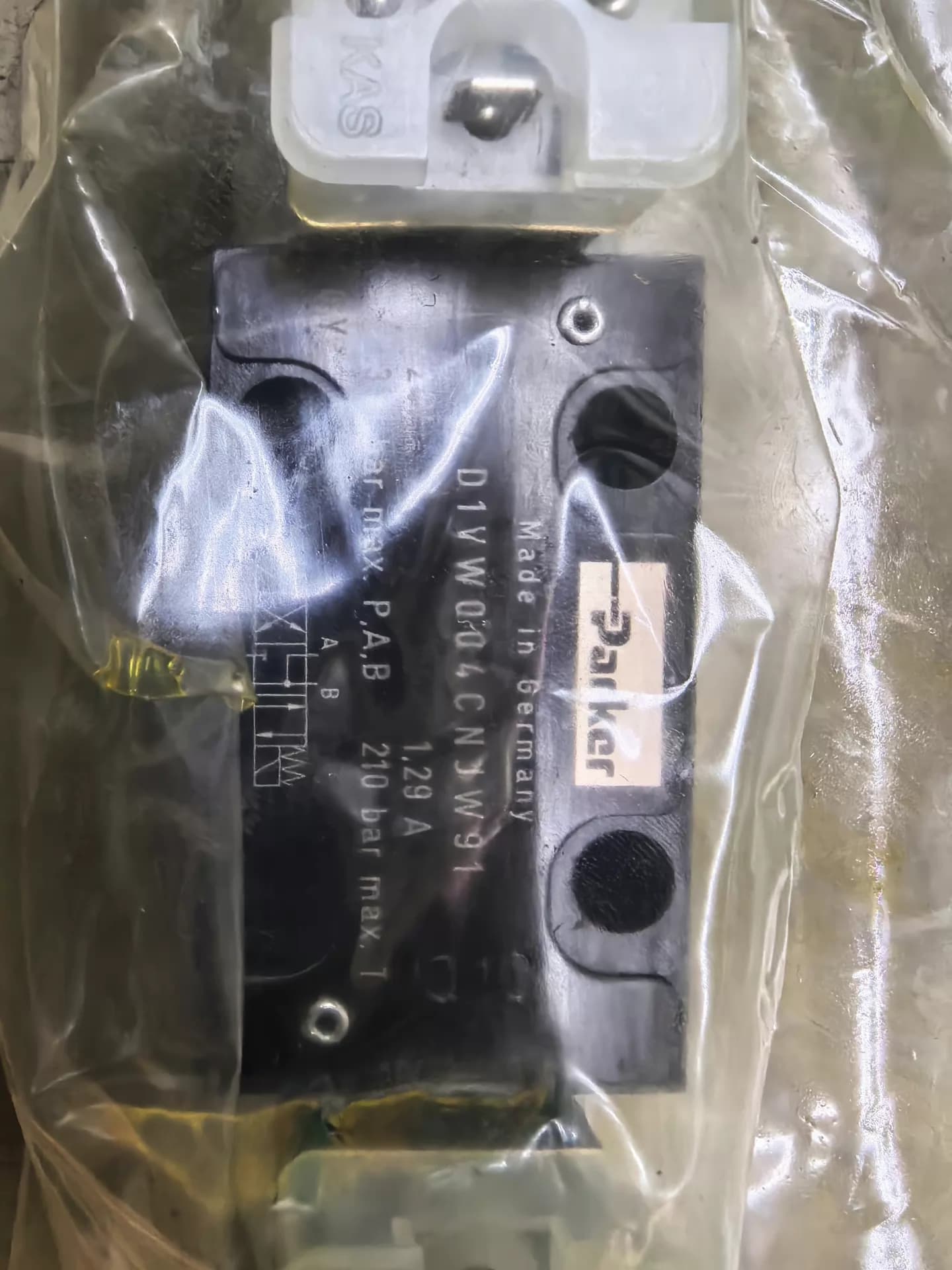 Visiškai naujas originalus Parker D1VW004CNJW91 Servo pavaros kintamo dažnio pavaros servo variklių valdikliai Greitas pristatymas