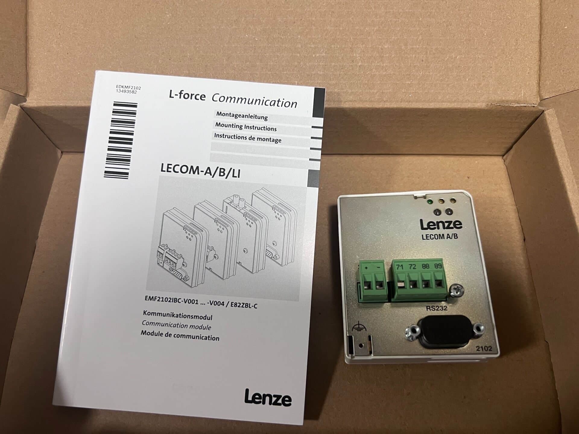 Originalus naujas Lenze EMF2102IBCV003 pramoninis I/O modulis FedEx DHL greitas pristatymas