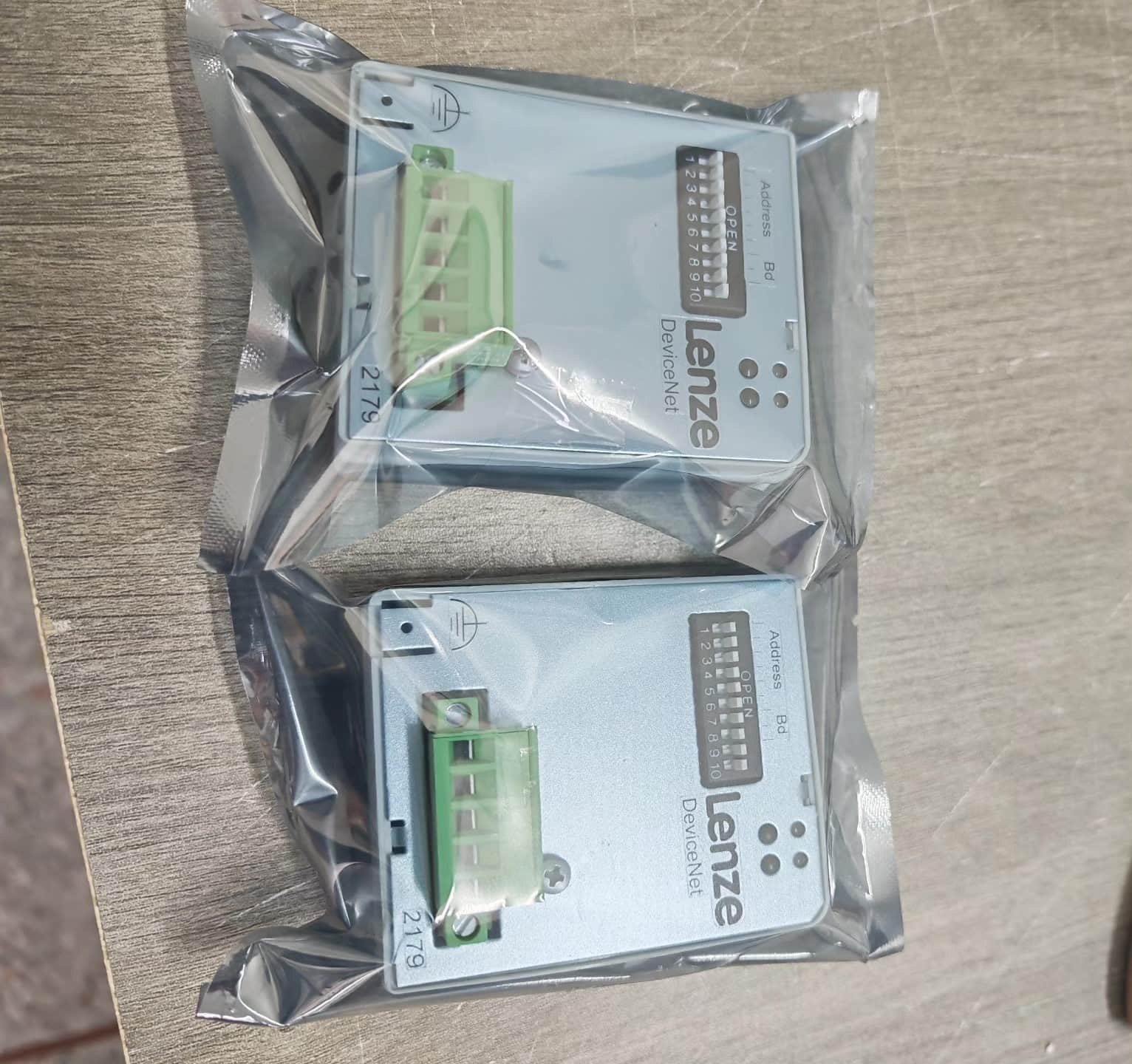 Originalus naujas Lenze EMF2177IB pramoninis I/O modulis FedEx DHL greitas pristatymas