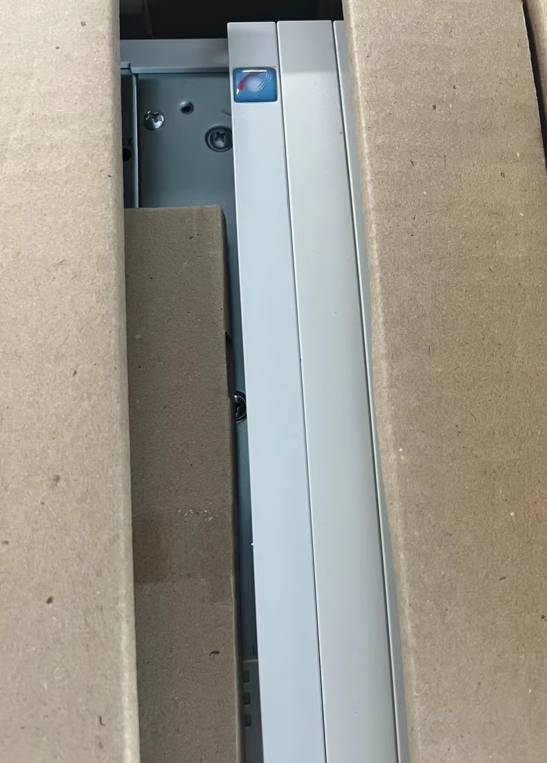 Originalus naujas Lenze IE82EV223-4B201 pramoninis I/O modulis FedEx DHL greitas pristatymas
